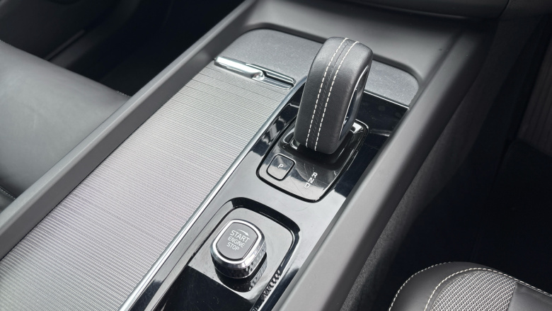 Volvo Xc60 2.0 B4D R DESIGN 5dr AWD Geartronic Diesel Estate